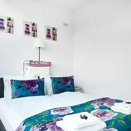 Apartment Przytulny Przy Dworcu I Galerii Krakowskiej, Centrum