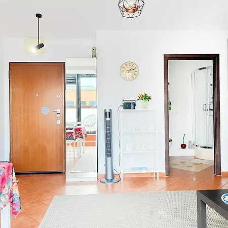 Apartment Przytulny Przy Dworcu I Galerii Krakowskiej, Centrum *